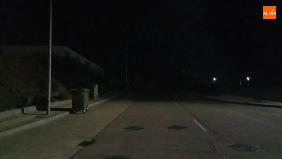 Foto 4 - Quejas de los empresarios del pol&iacute;gono por un apag&oacute;n en varias calles desde hace d&iacute;as  