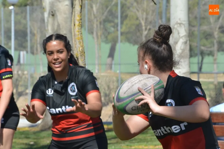 Foto 2 - La pasi&oacute;n por el rugby invade la Aldehuela