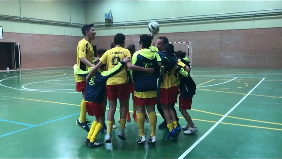 Foto 9 - El equipo Alev&iacute;n A del CD Los Leones se proclama campe&oacute;n de las zonas de Ciudad Rodrigo y...