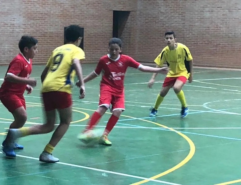 Foto 8 - El equipo Alev&iacute;n A del CD Los Leones se proclama campe&oacute;n de las zonas de Ciudad Rodrigo y...