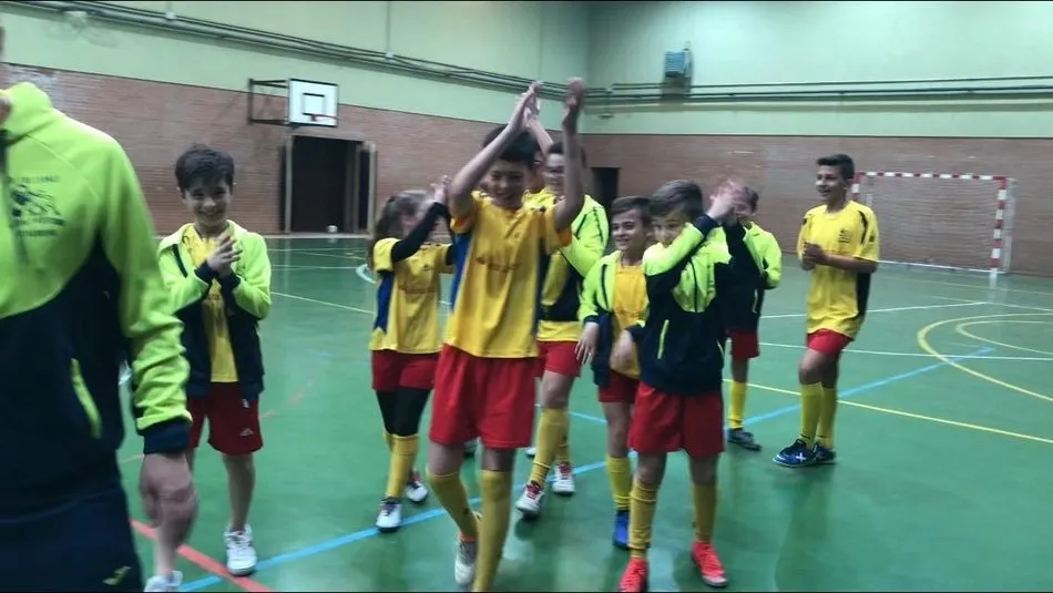 Foto 4 - El equipo Alev&iacute;n A del CD Los Leones se proclama campe&oacute;n de las zonas de Ciudad Rodrigo y...