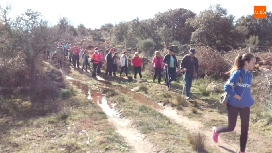Foto 9 - M&aacute;s de 200 senderistas descubren los cachones del Berrido y La Diabla en las Arribes de Sobradillo