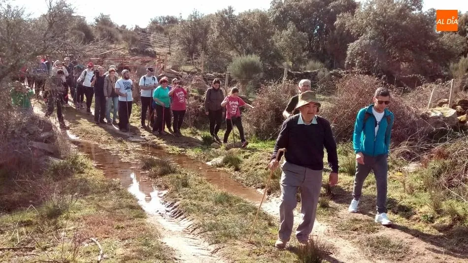 Foto 8 - M&aacute;s de 200 senderistas descubren los cachones del Berrido y La Diabla en las Arribes de Sobradillo