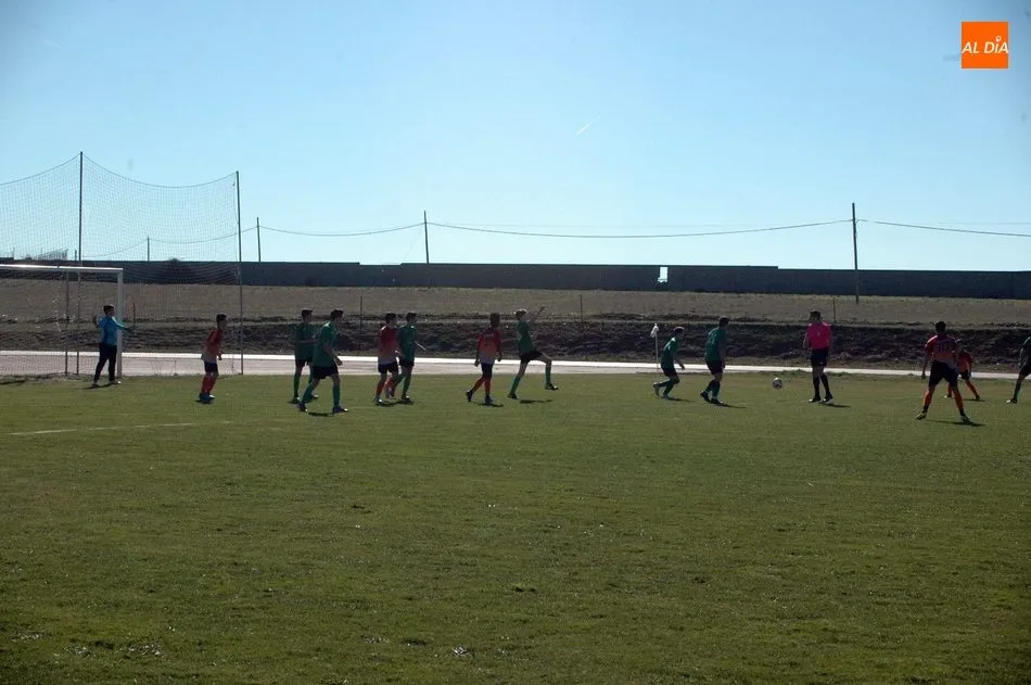 Foto 11 - Victoria de los cadetes del CDF Vitigudino frente al CD Carbajosa &lsquo;b&rsquo; por 4-0  