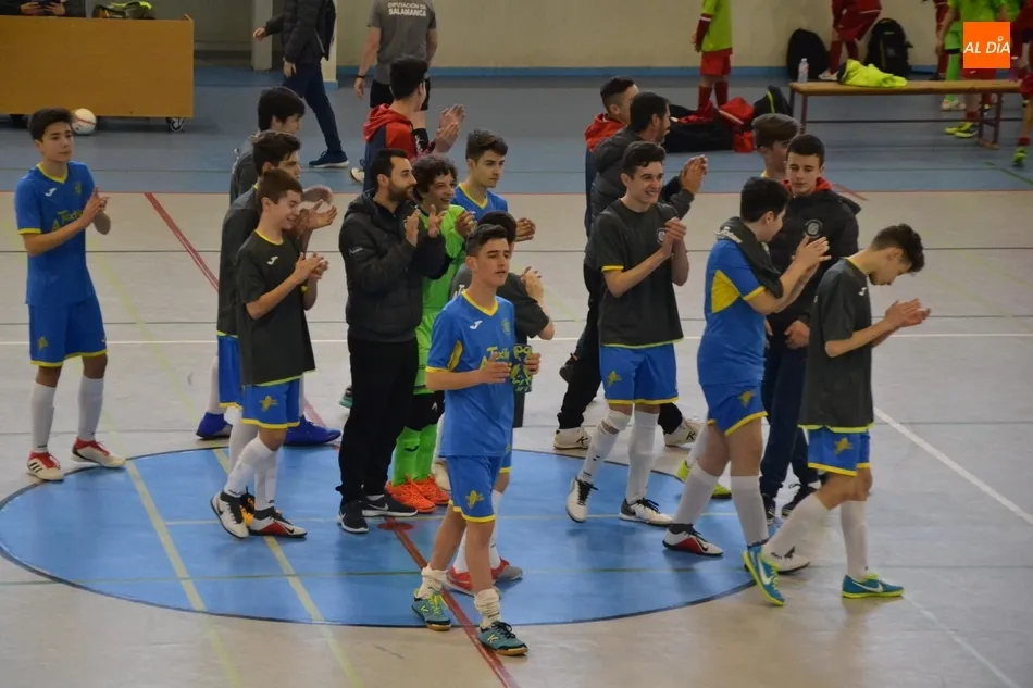 Foto 2 - El III Columnas revalida el t&iacute;tulo de campe&oacute;n bicomarcal Cadete  