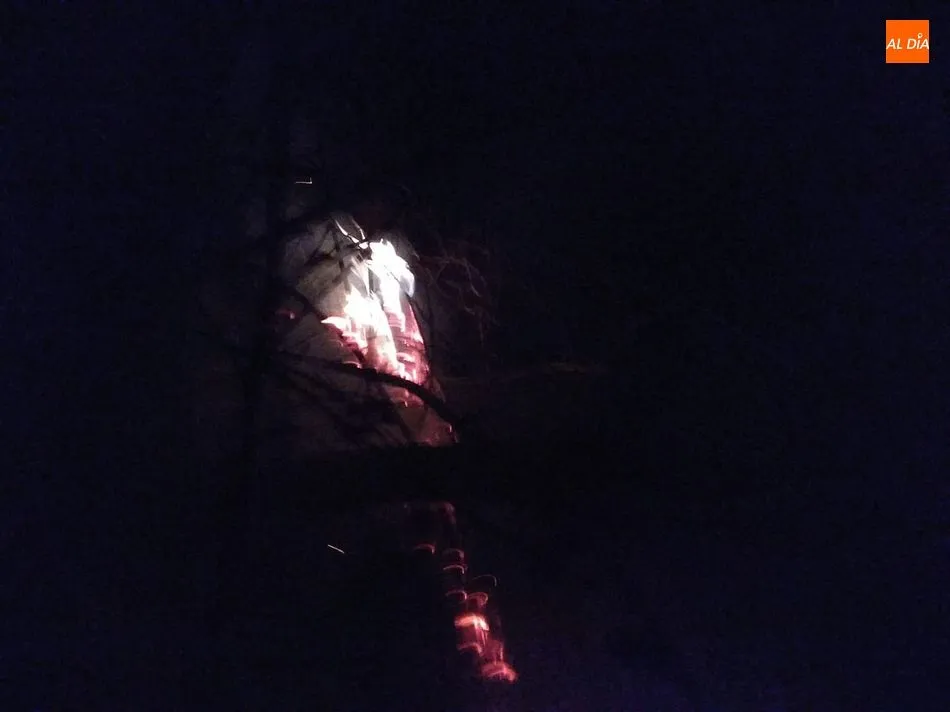 Foto 2 - Extinguidos tres peque&ntilde;os incendios forestales en el entorno de Guijuelo