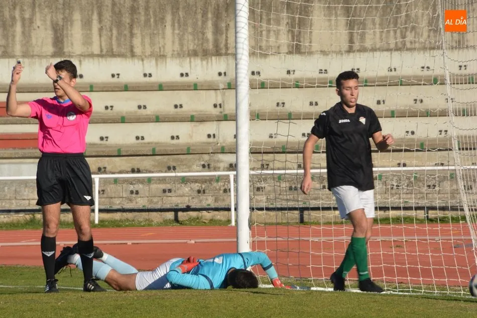 Foto 3 - El Salamanca UDS &lsquo;B&rsquo; sigue lanzando a por la Tercera Divisi&oacute;n