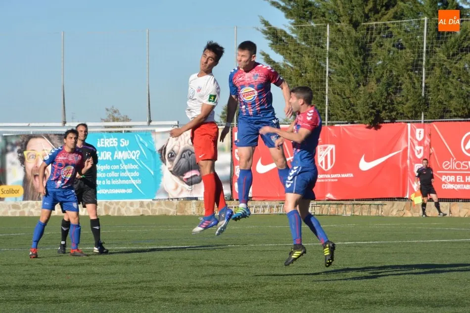 Foto 11 - El Santa Marta recibe demasiado castigo ante la Gimn&aacute;stica Segoviana (0-3)