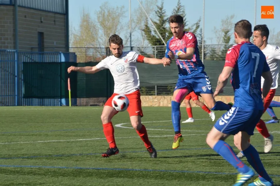 Foto 10 - El Santa Marta recibe demasiado castigo ante la Gimn&aacute;stica Segoviana (0-3)
