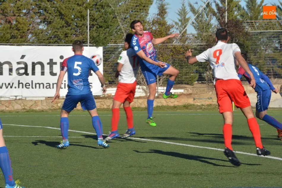 Foto 7 - El Santa Marta recibe demasiado castigo ante la Gimn&aacute;stica Segoviana (0-3)