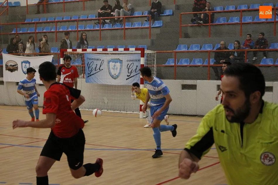 Foto 3 - El Salamanca FS se reengancha a la lucha por las primeras plazas tras doblegar al Segosala (1-0)