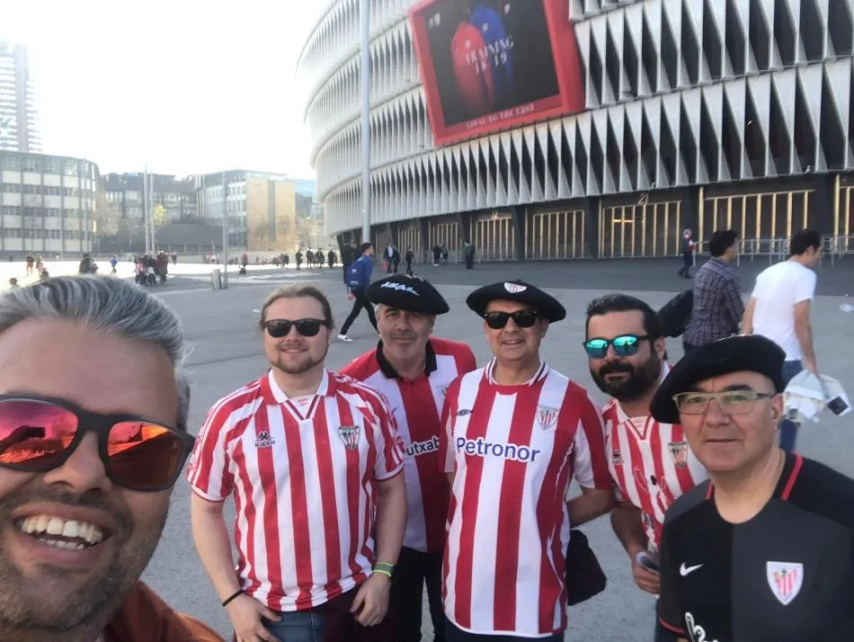 Los 7 del Invierno presencian en el Nuevo San Mamés el Athletic-Atlético  