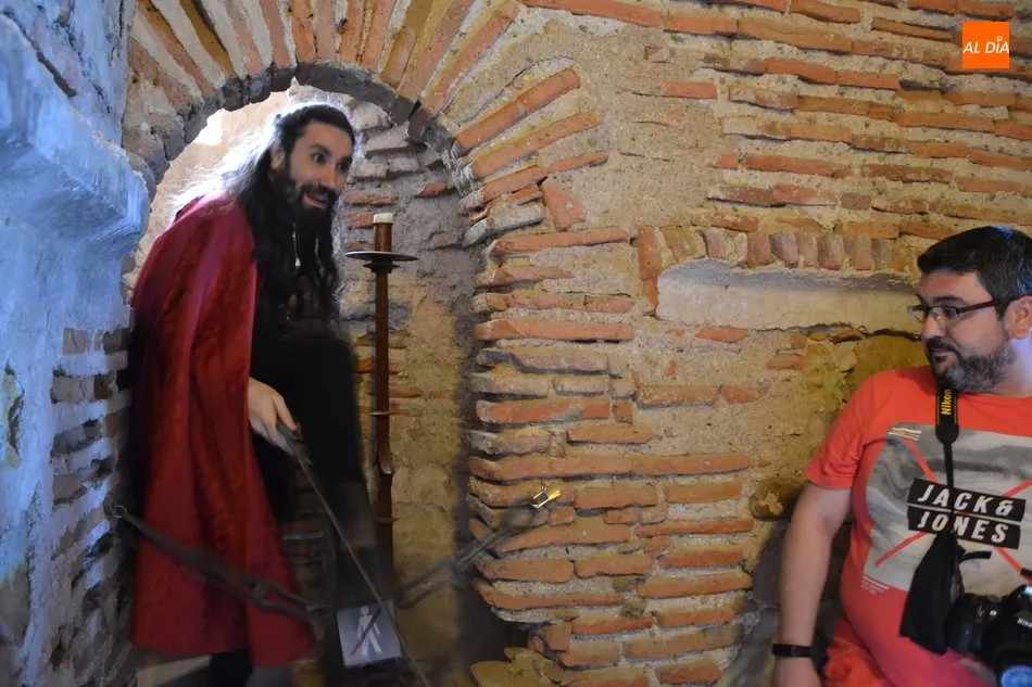 Foto 5 - El Parador retoma con un lleno sus visitas teatralizadas  
