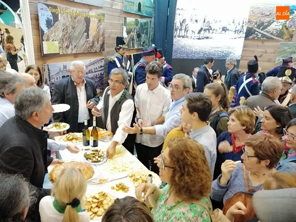Foto 3 - La Rondalla, entre los 150 mirobrigenses que disfrutan de la Feria de Turismo de Lisboa  