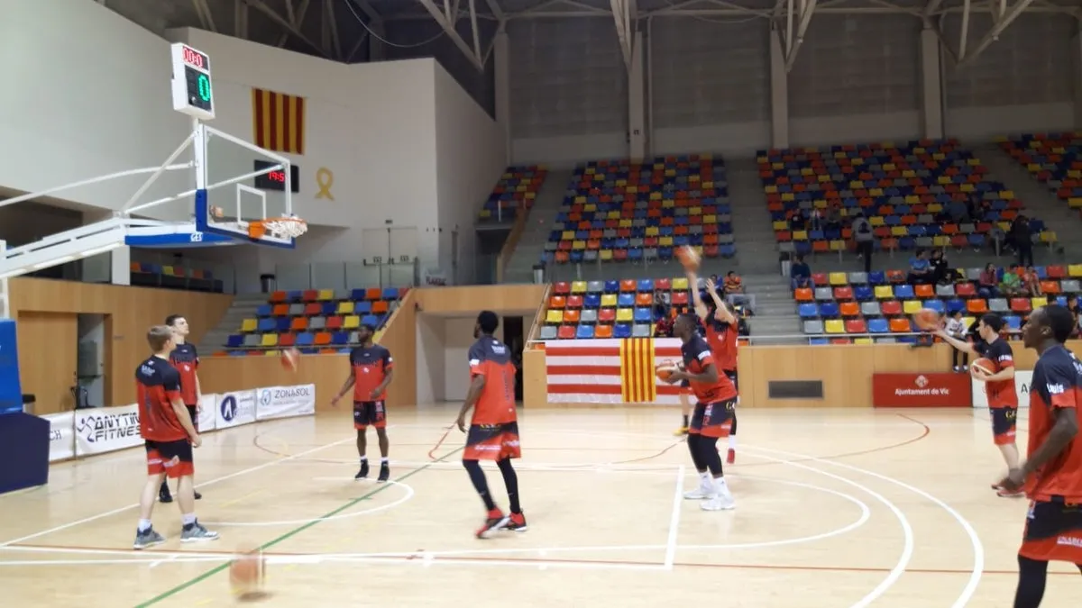 Calentamiento del CB Tormes antes del encuentro en Vic / CB Tormes