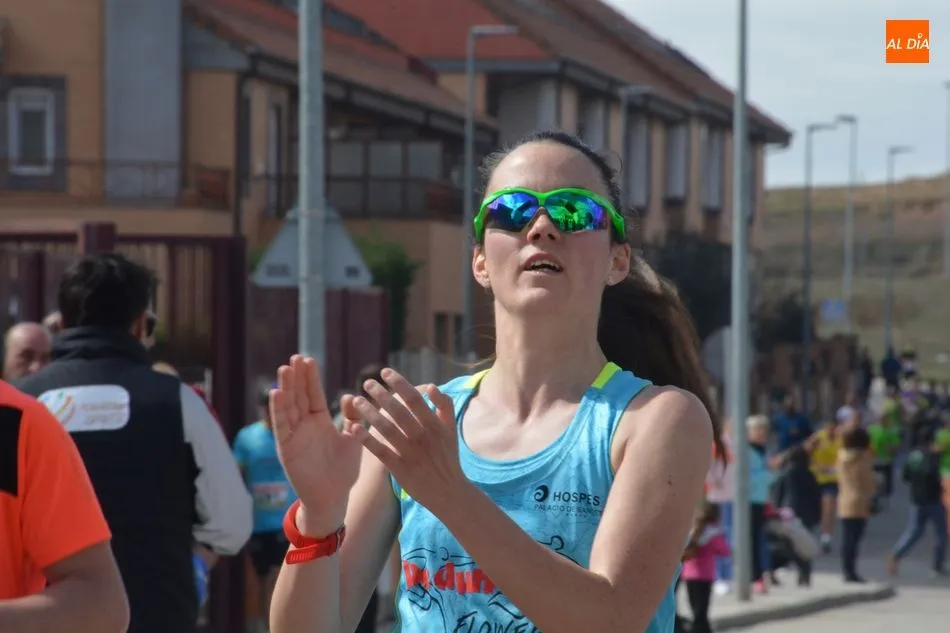 Foto 3 - Javier Rom&aacute;n y Leticia Mart&iacute;n vencen en la VI Carrera Solidaria de Carbajosa de la Sagrada