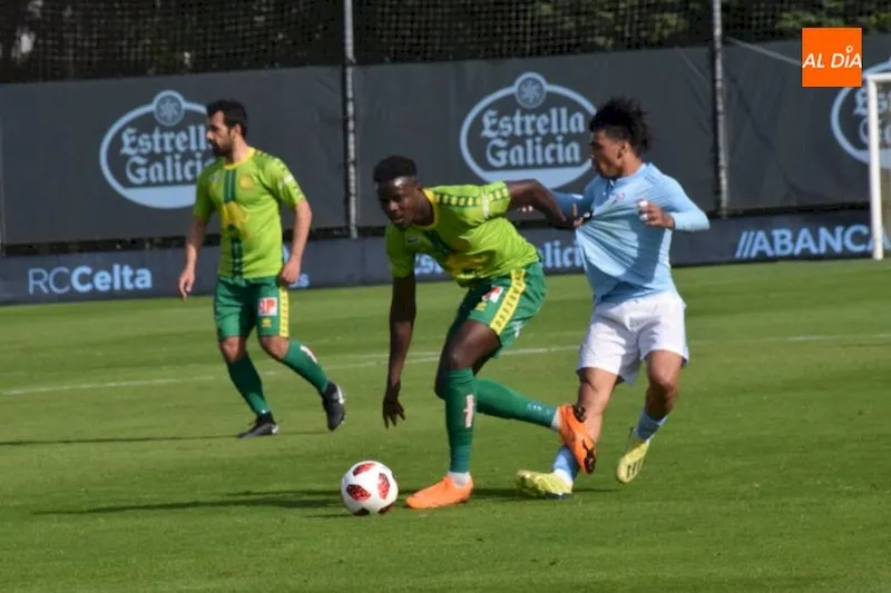 Admonio intenta frente a Iban Salvador / José Luis Cotobal