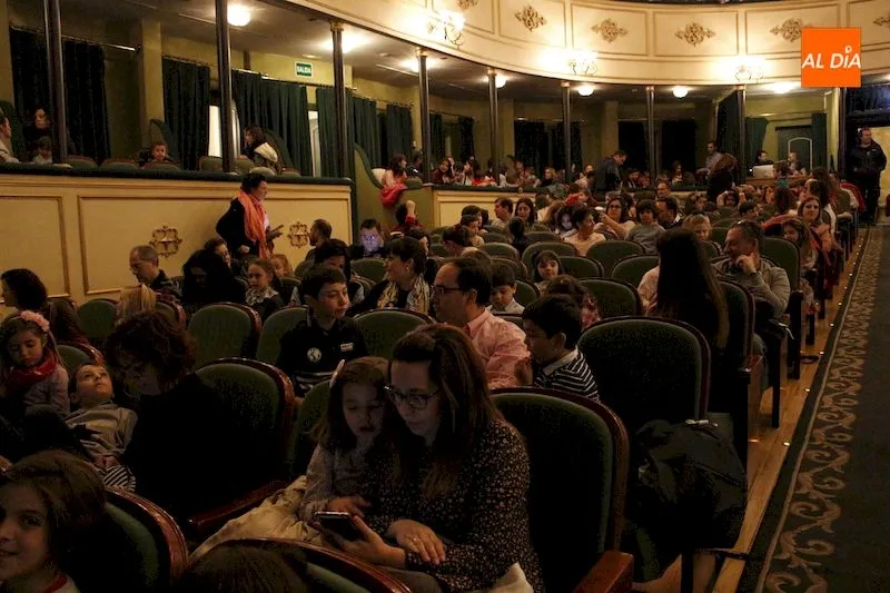 Foto 7 - &lsquo;P&eacute;rez, el ratoncito no hace, se hace&rsquo; re&uacute;ne a las familias en el Liceo