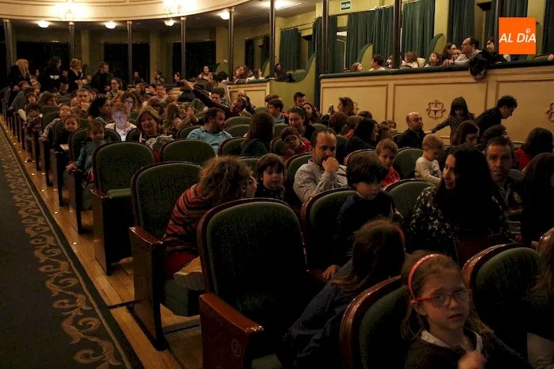 Foto 5 - &lsquo;P&eacute;rez, el ratoncito no hace, se hace&rsquo; re&uacute;ne a las familias en el Liceo