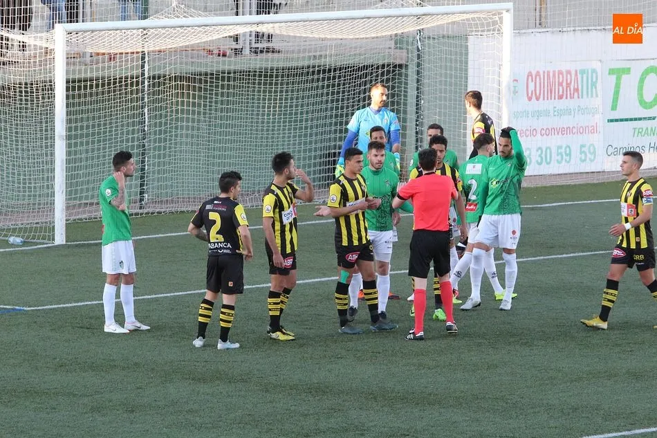 Foto 3 - El CD Guijuelo no brilla ante el R&aacute;pido de Bouzas y gana por la m&iacute;nima (1-0)