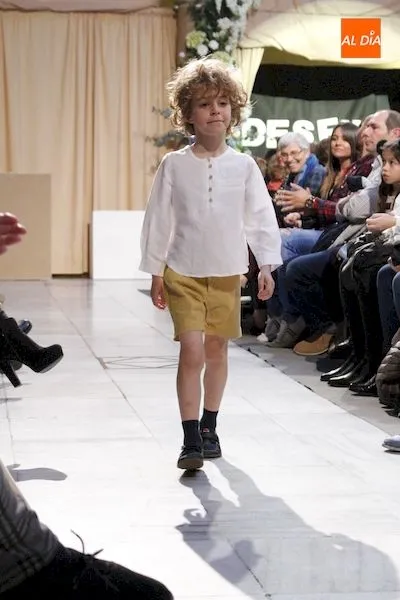 Foto 10 - Los m&aacute;s peque&ntilde;os triunfan en la pasarela &lsquo;Desfila Salamanca&rsquo;