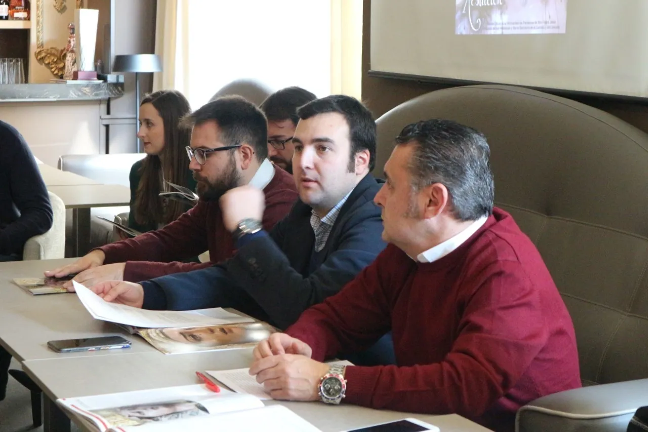 Foto 4 - La Hermandad de Jes&uacute;s Despojado presenta su revista X Estaci&oacute;n