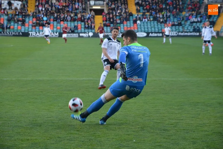 Foto 11 - El mejor Salamanca UDS resucita de la mano de Carlos Indiano, Jehu y Owusu ante el Pontevedra (3-0)