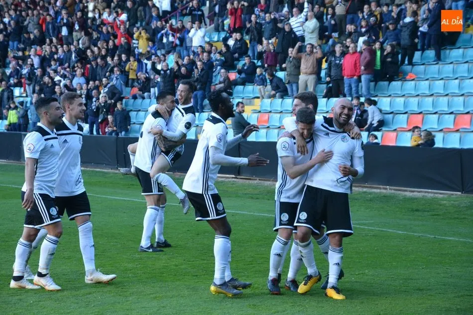 Foto 7 - El mejor Salamanca UDS resucita de la mano de Carlos Indiano, Jehu y Owusu ante el Pontevedra (3-0)