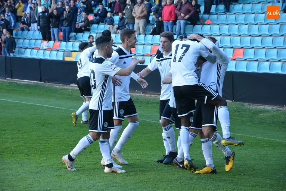 Foto 6 - El mejor Salamanca UDS resucita de la mano de Carlos Indiano, Jehu y Owusu ante el Pontevedra (3-0)