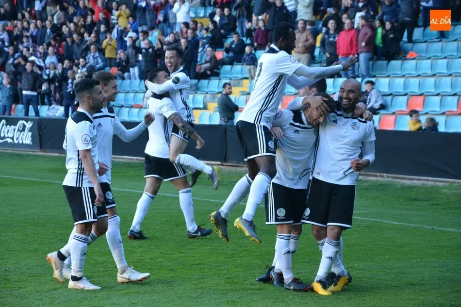 Foto 5 - El mejor Salamanca UDS resucita de la mano de Carlos Indiano, Jehu y Owusu ante el Pontevedra (3-0)