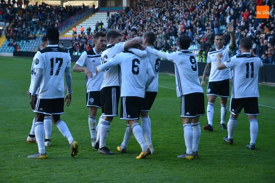Foto 3 - El mejor Salamanca UDS resucita de la mano de Carlos Indiano, Jehu y Owusu ante el Pontevedra (3-0)