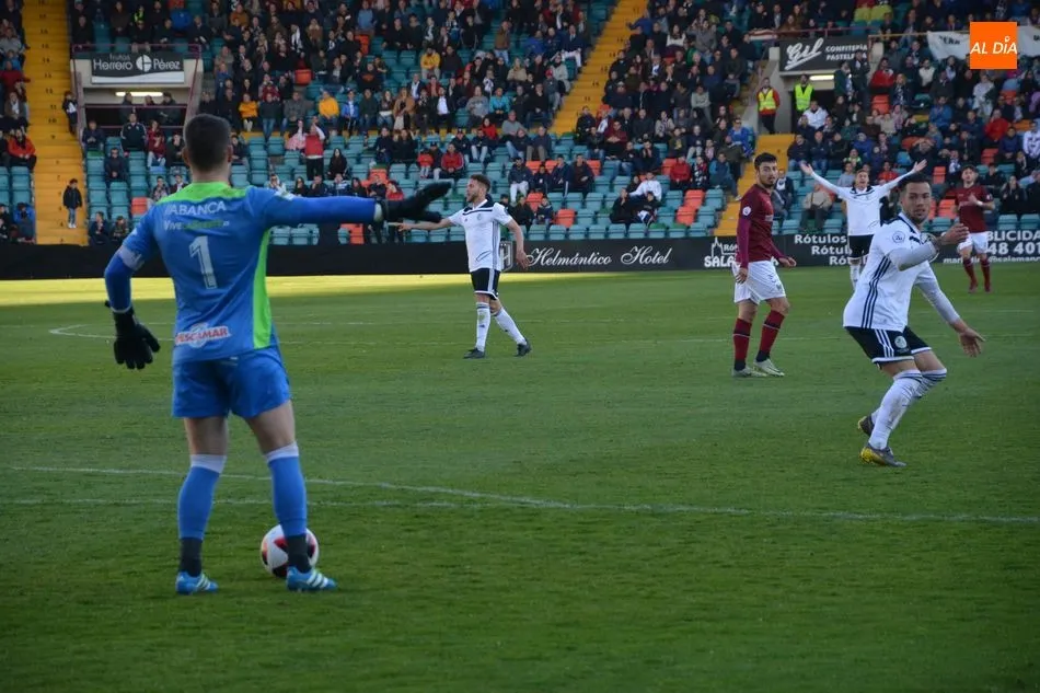 Foto 2 - El mejor Salamanca UDS resucita de la mano de Carlos Indiano, Jehu y Owusu ante el Pontevedra (3-0)