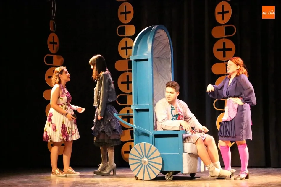 Foto 11 - El grupo de la UC3M pone un excelente broche al XXXII Certamen Nacional de Teatro de Vitigudino  