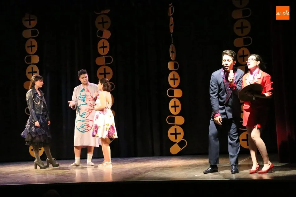 Foto 10 - El grupo de la UC3M pone un excelente broche al XXXII Certamen Nacional de Teatro de Vitigudino  