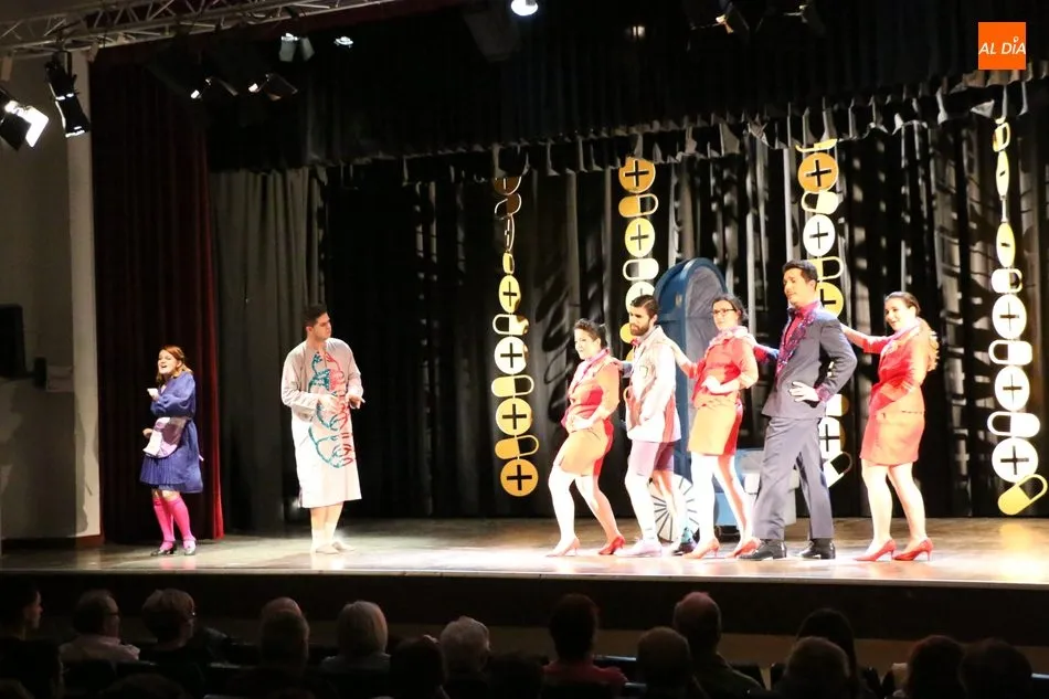 Foto 9 - El grupo de la UC3M pone un excelente broche al XXXII Certamen Nacional de Teatro de Vitigudino  