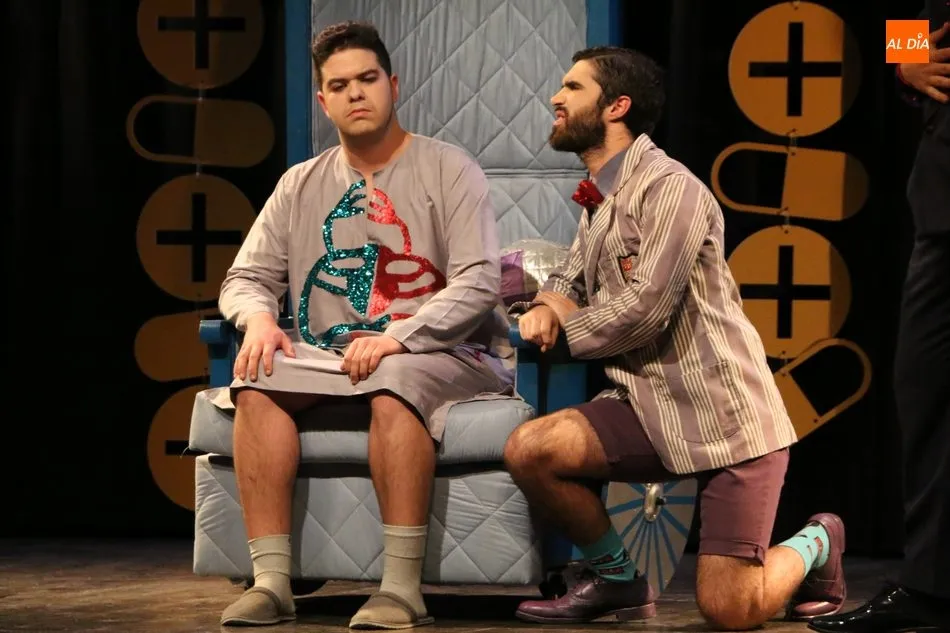 Foto 5 - El grupo de la UC3M pone un excelente broche al XXXII Certamen Nacional de Teatro de Vitigudino  
