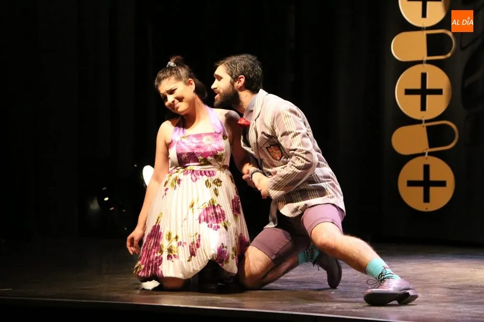 Foto 4 - El grupo de la UC3M pone un excelente broche al XXXII Certamen Nacional de Teatro de Vitigudino  