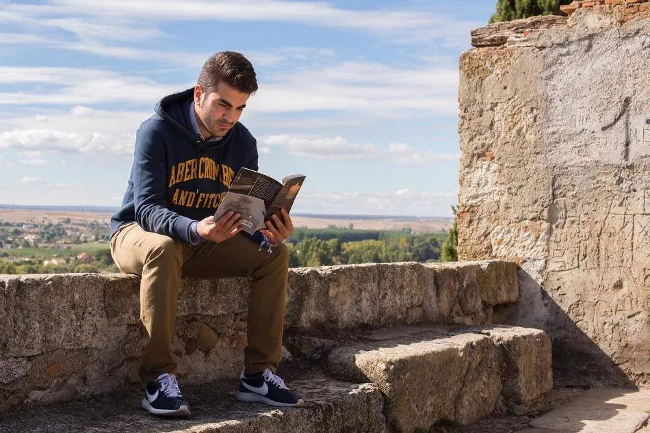 Alberto Galán presenta ‘Cómo describirte’ en Santander y Granada  
