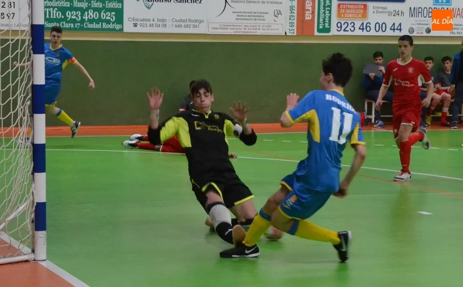 Pablo Ramos evita que el III Juvenil tire por la borda cinco goles de ventaja  