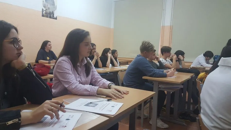 Foto 9 - Alumnos de 1&ordm; de Bachillerato del Colegio Calasanz participan en el Proyecto SWI/Micromundo de...