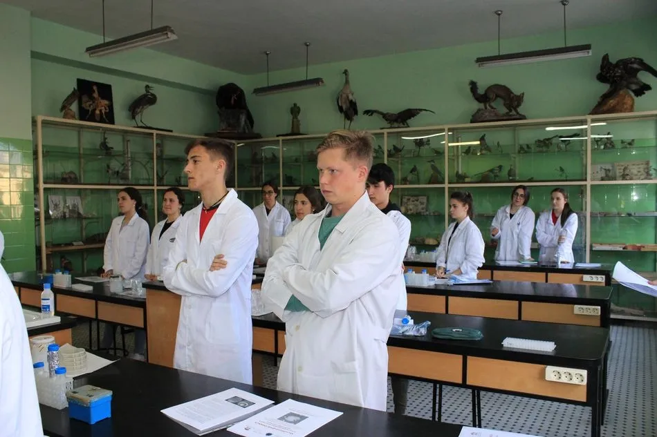 Foto 8 - Alumnos de 1&ordm; de Bachillerato del Colegio Calasanz participan en el Proyecto SWI/Micromundo de...