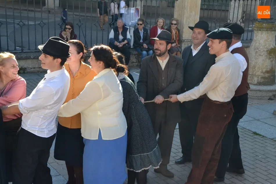 Foto 2 - La competici&oacute;n de sogatira de la recreaci&oacute;n de 1944, en v&iacute;deo  