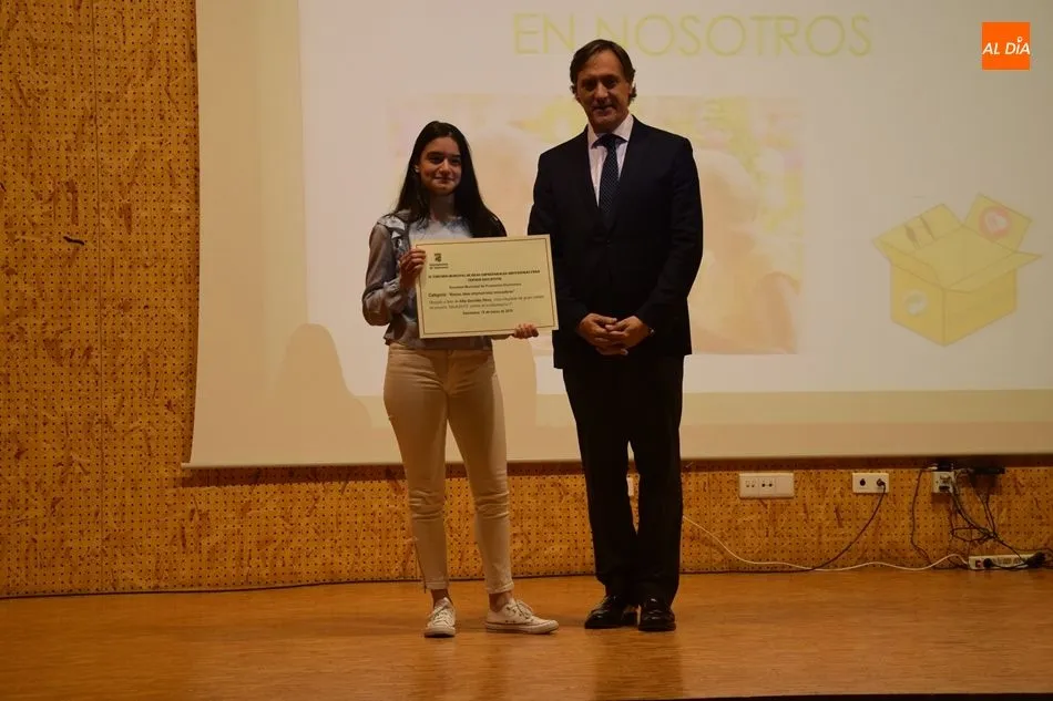Foto 6 - El Colegio Salesiano Mar&iacute;a Auxiliadora gana el&nbsp;III Concurso municipal de Ideas Empresariales...