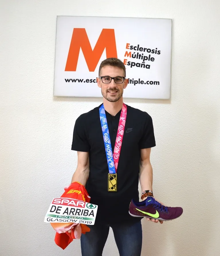 Foto 2 - &Aacute;lvaro de Arriba sortea con fines solidarios el body con el que se proclam&oacute; Campe&oacute;n de Europa  