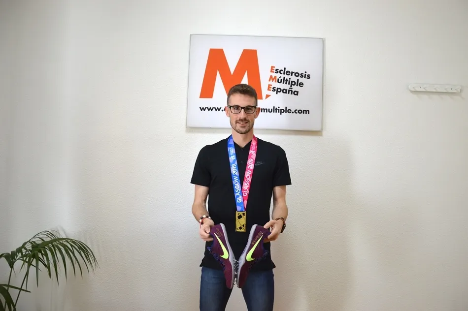 Foto 3 - &Aacute;lvaro de Arriba sortea con fines solidarios el body con el que se proclam&oacute; Campe&oacute;n de Europa  