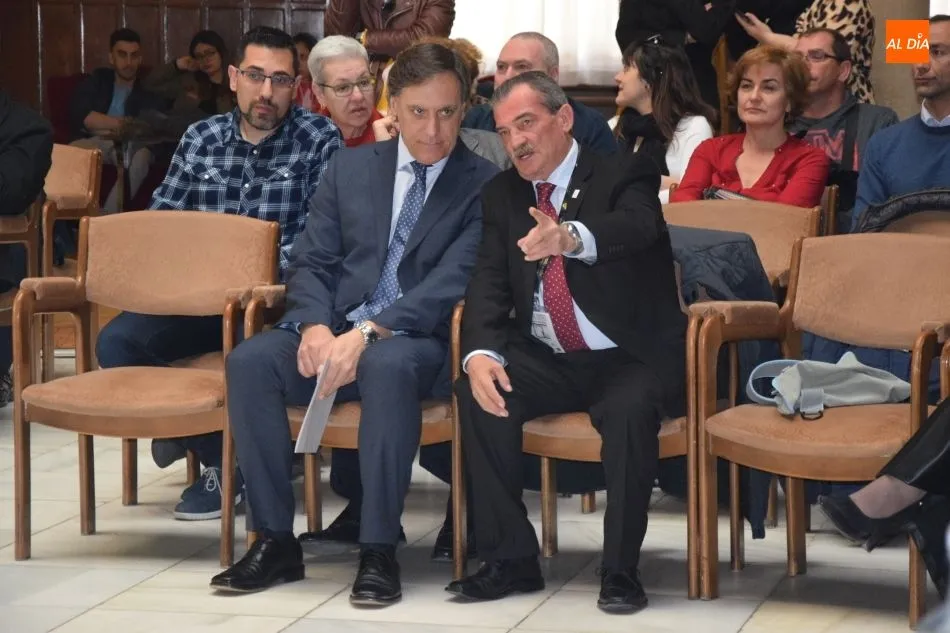 Foto 8 - El alcalde se compromete a ejercer&nbsp;&ldquo;como el mejor embajador de los sumilleres de Salamanca y...