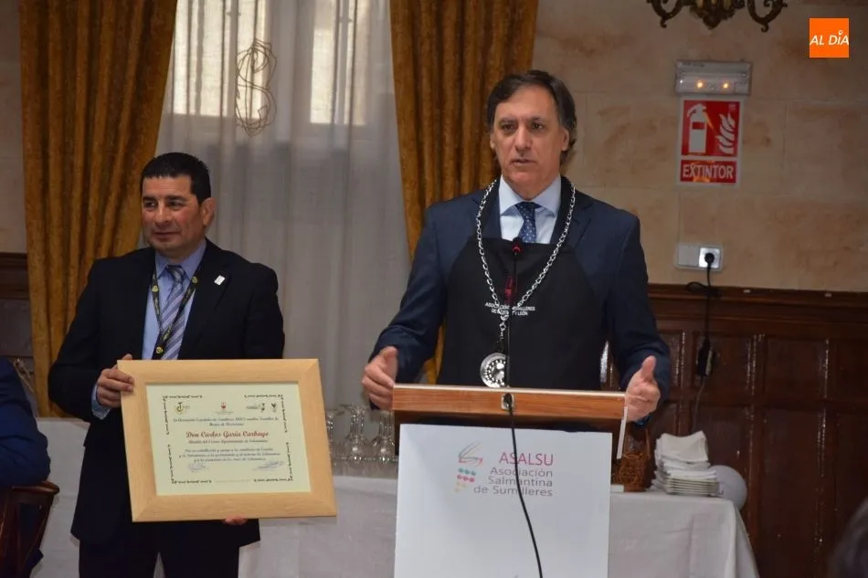 Foto 4 - El alcalde se compromete a ejercer&nbsp;&ldquo;como el mejor embajador de los sumilleres de Salamanca y...