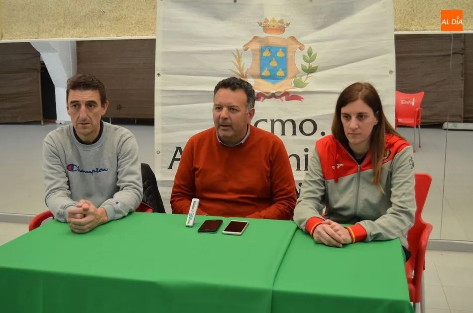 Foto 2 - La Selecci&oacute;n Juvenil Espa&ntilde;ola Femenina de Balonmano escoge B&eacute;jar para la preparaci&oacute;n del...