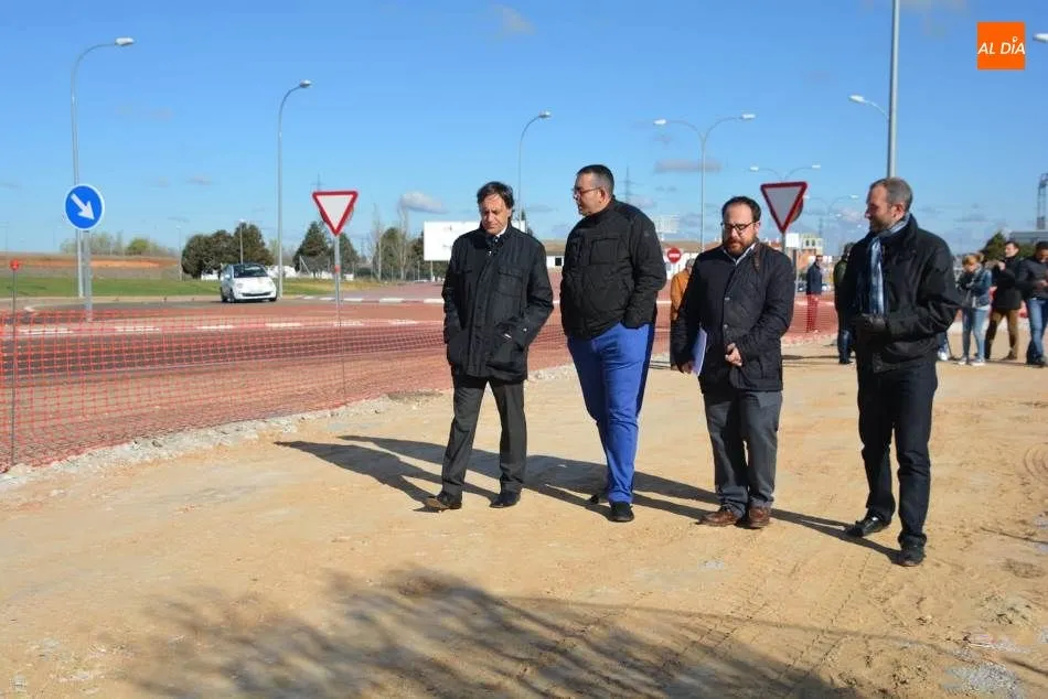 Foto 8 - El paseo peatonal y el carril bici de Salamanca al Helm&aacute;ntico estar&aacute;n concluidos a mediados de...