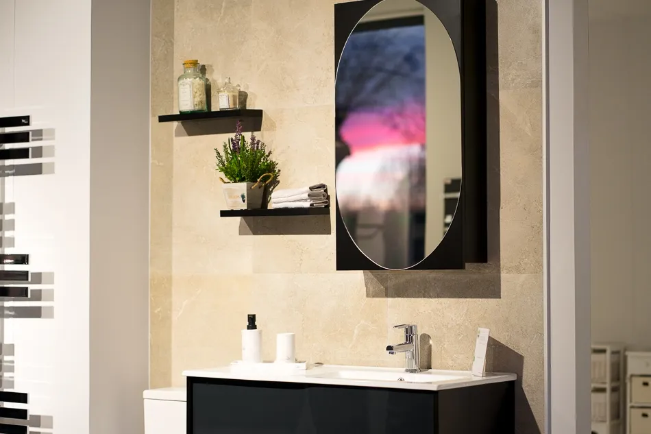Foto 3 - Comercial Anaya renueva completamente sus exposiciones de ba&ntilde;os y cocinas